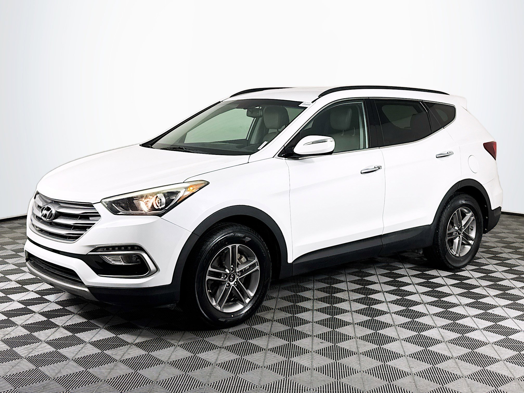 Used 2017 Hyundai Santa Fe Sport image 4