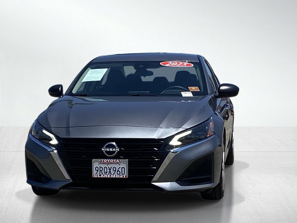 Used 2025 Nissan Altima 2.5 S FWD image 13