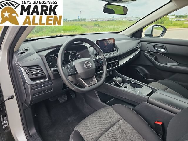 Used 2025 Nissan Rogue SV FWD image 10
