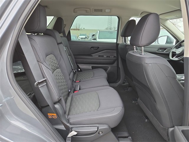 New 2025 Nissan Pathfinder SV w/ Black Appearance Package image 14