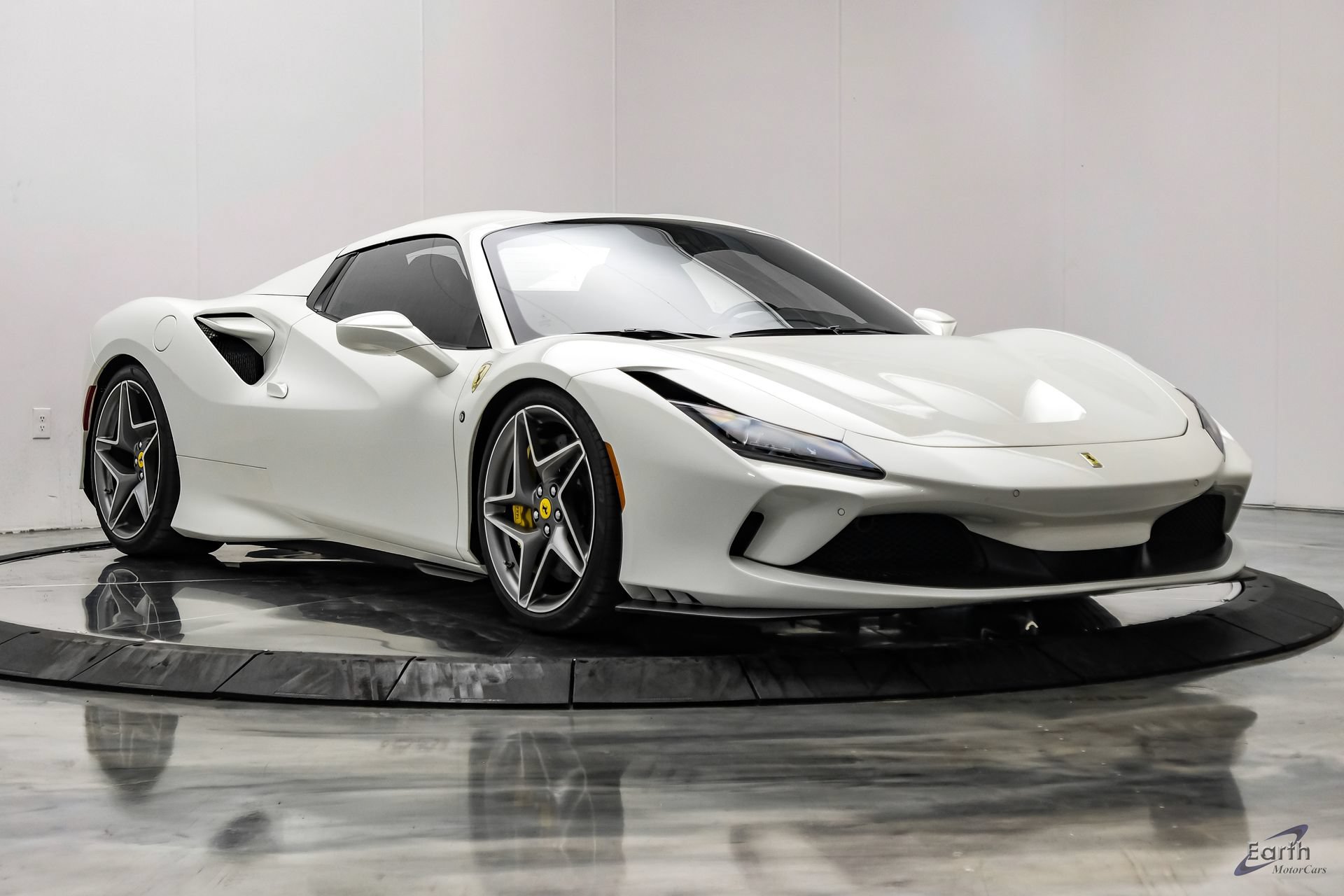 Used 2022 Ferrari F8 Tributo RWD image 32
