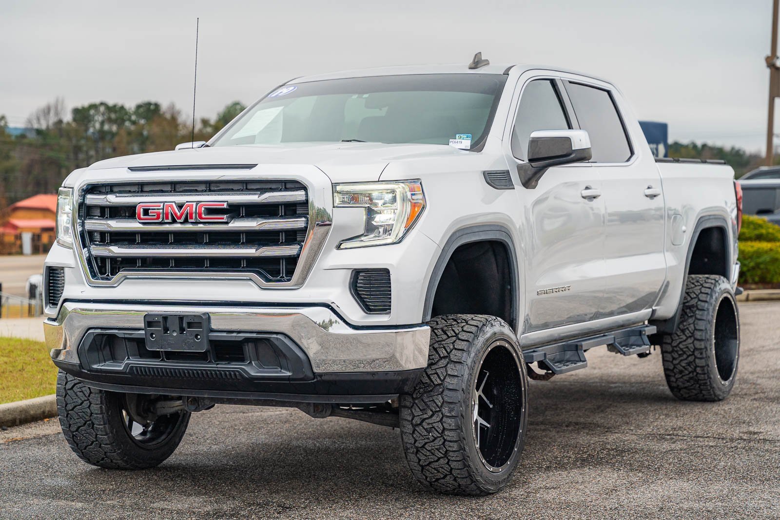 Used 2019 GMC Sierra 1500 SLE w/ SLE Value Package image 3