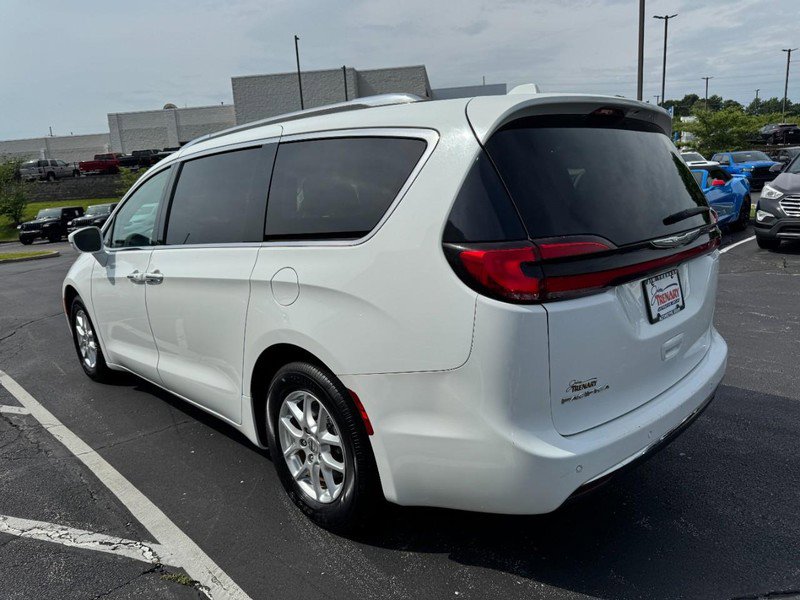 Used 2021 Chrysler Pacifica Touring-L FWD image 5