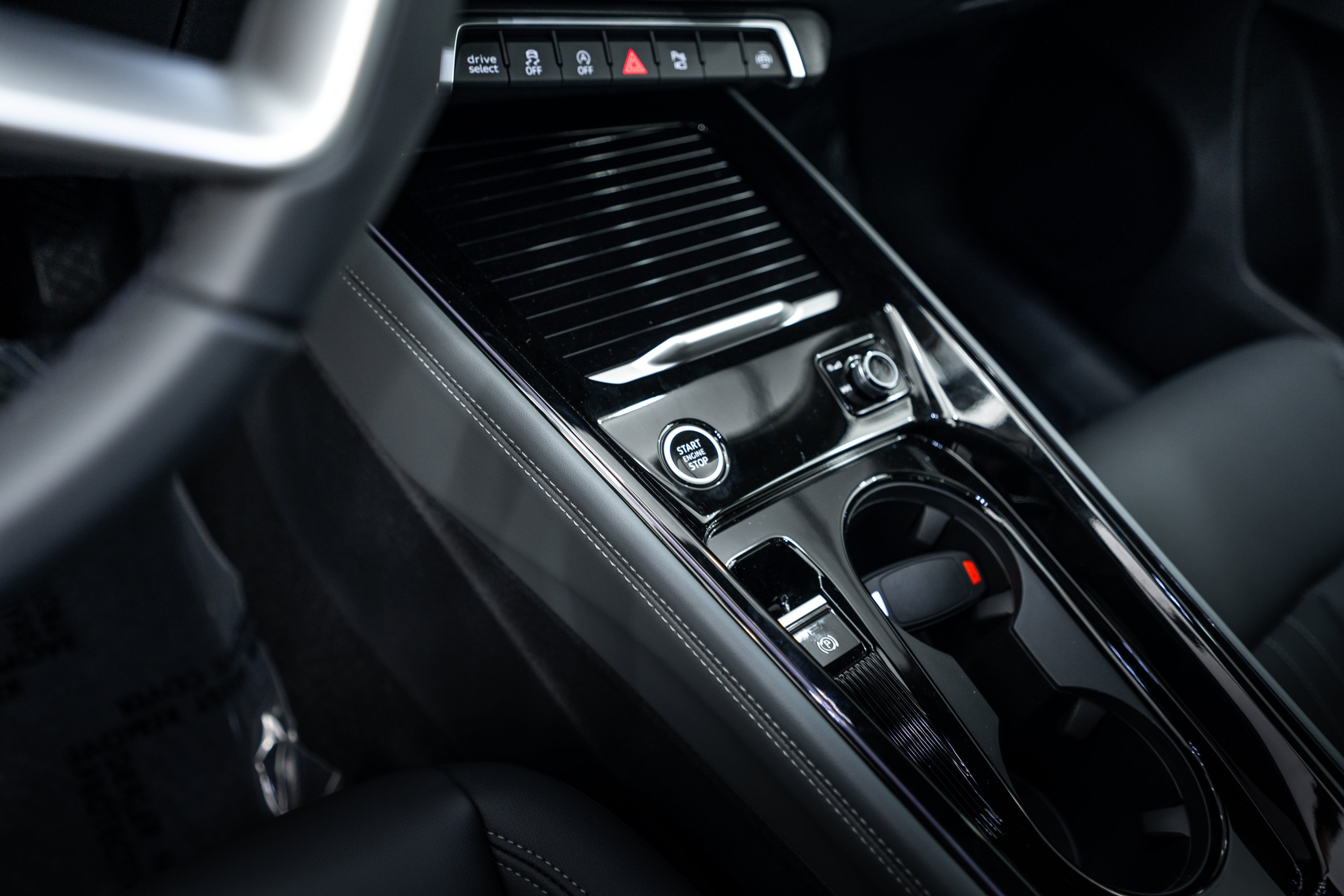 New 2026 Audi Q3 quattro 2.0T AWD/4WD image 11