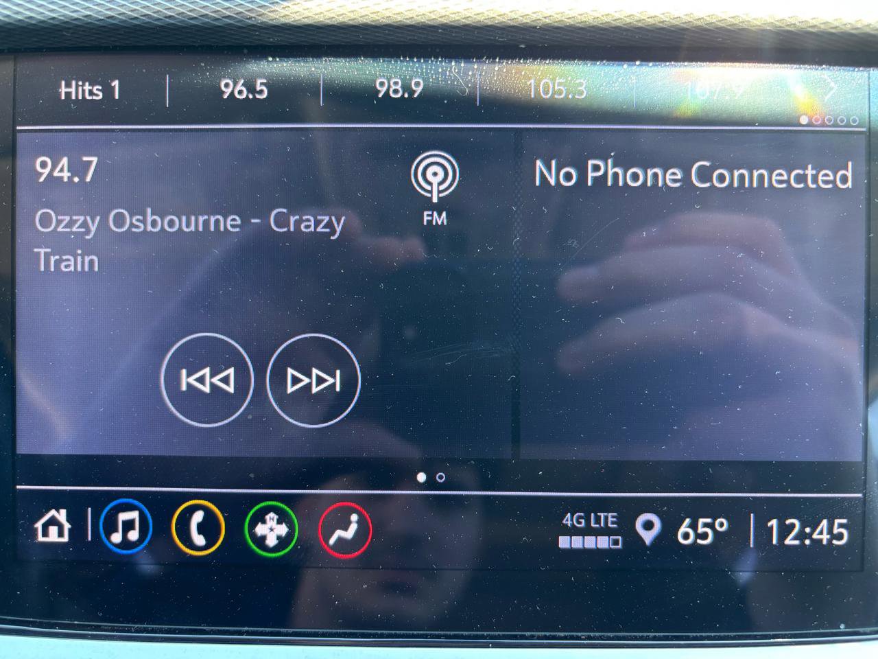 Used 2023 Buick Encore GX Essence w/ Experience Buick Package FWD image 24