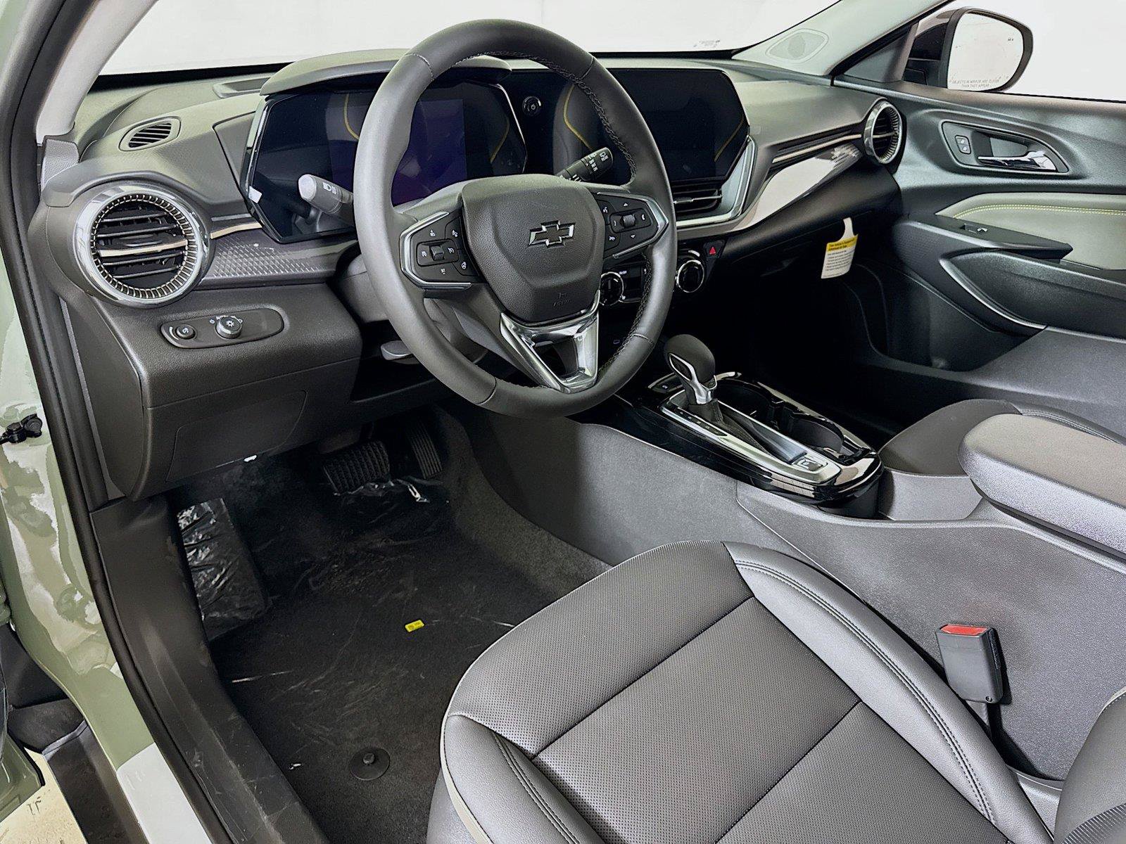 New 2026 Chevrolet Trax ACTIV w/ Sunroof Package FWD image 5