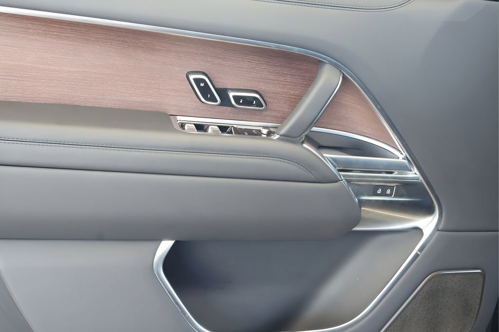 Used 2024 Land Rover Range Rover Autobiography image 9