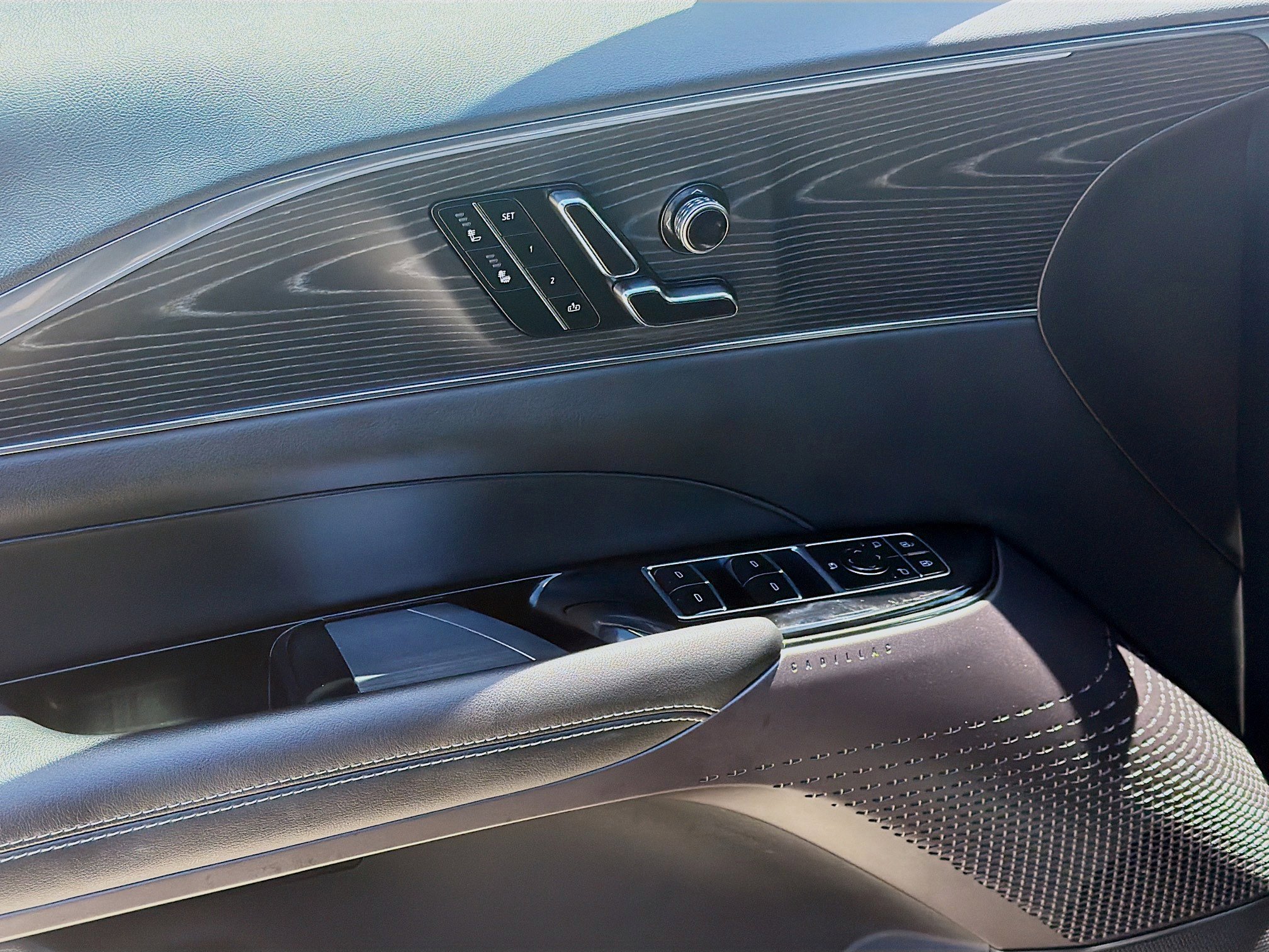 Used 2024 Cadillac Lyriq Luxury image 17