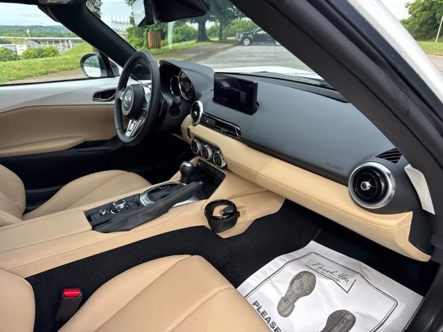 Used 2026 MAZDA MX-5 Miata RF Grand Touring RWD image 11