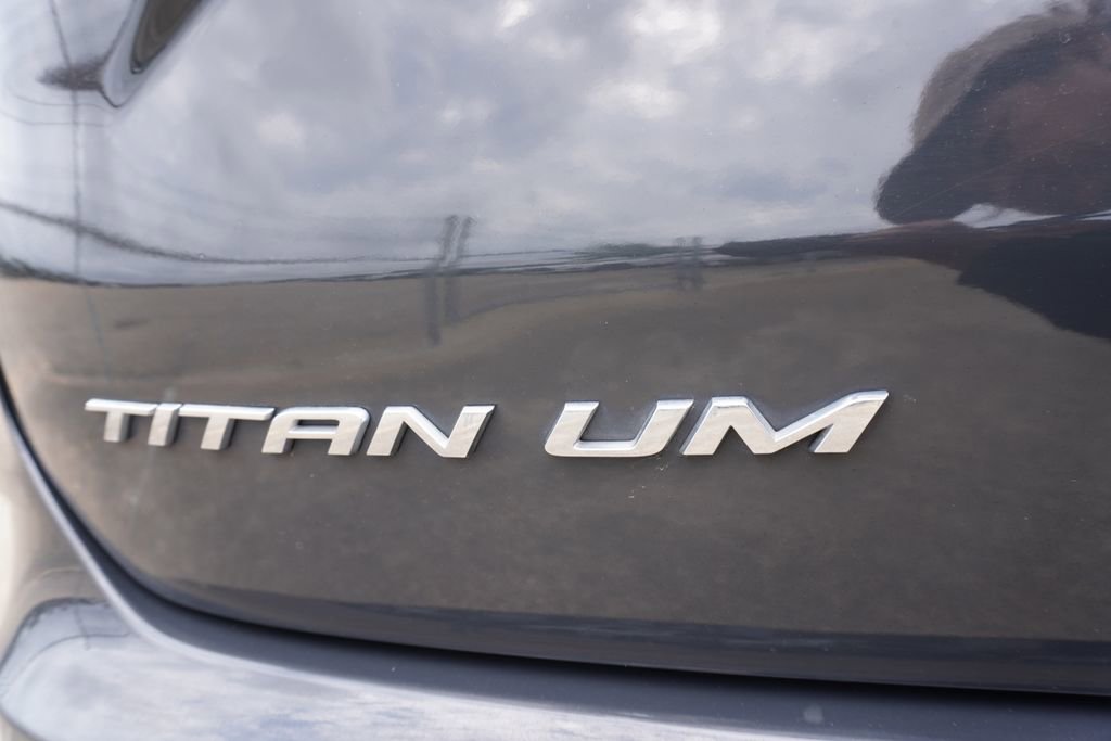 Used 2021 Ford Edge Titanium image 32