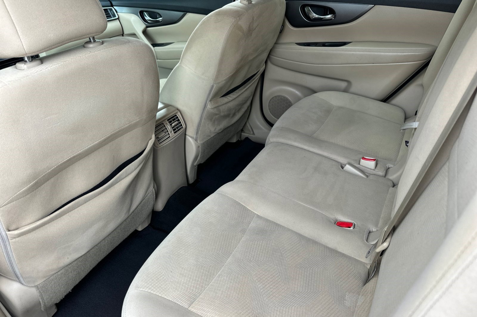 Used 2016 Nissan Rogue SV w/ SV Premium Package image 15