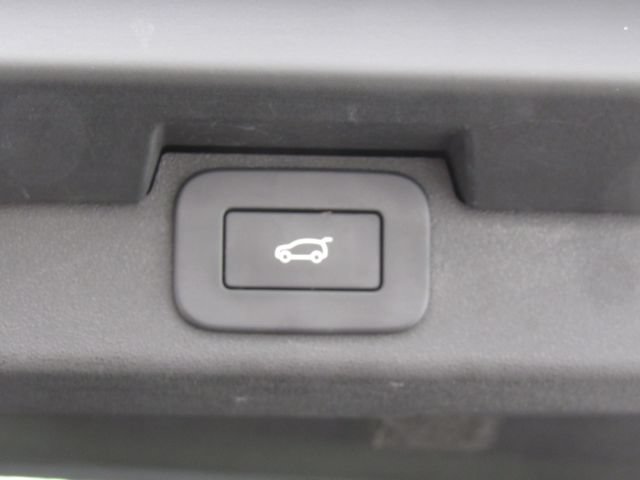Used 2023 Land Rover Discovery S R-Dynamic AWD/4WD image 26