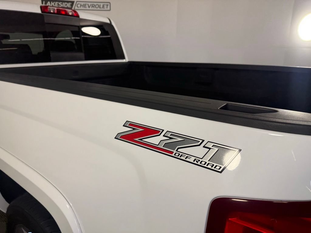 Used 2017 Chevrolet Silverado 1500 LTZ Z71 w/ LTZ Plus Package AWD/4WD image 10