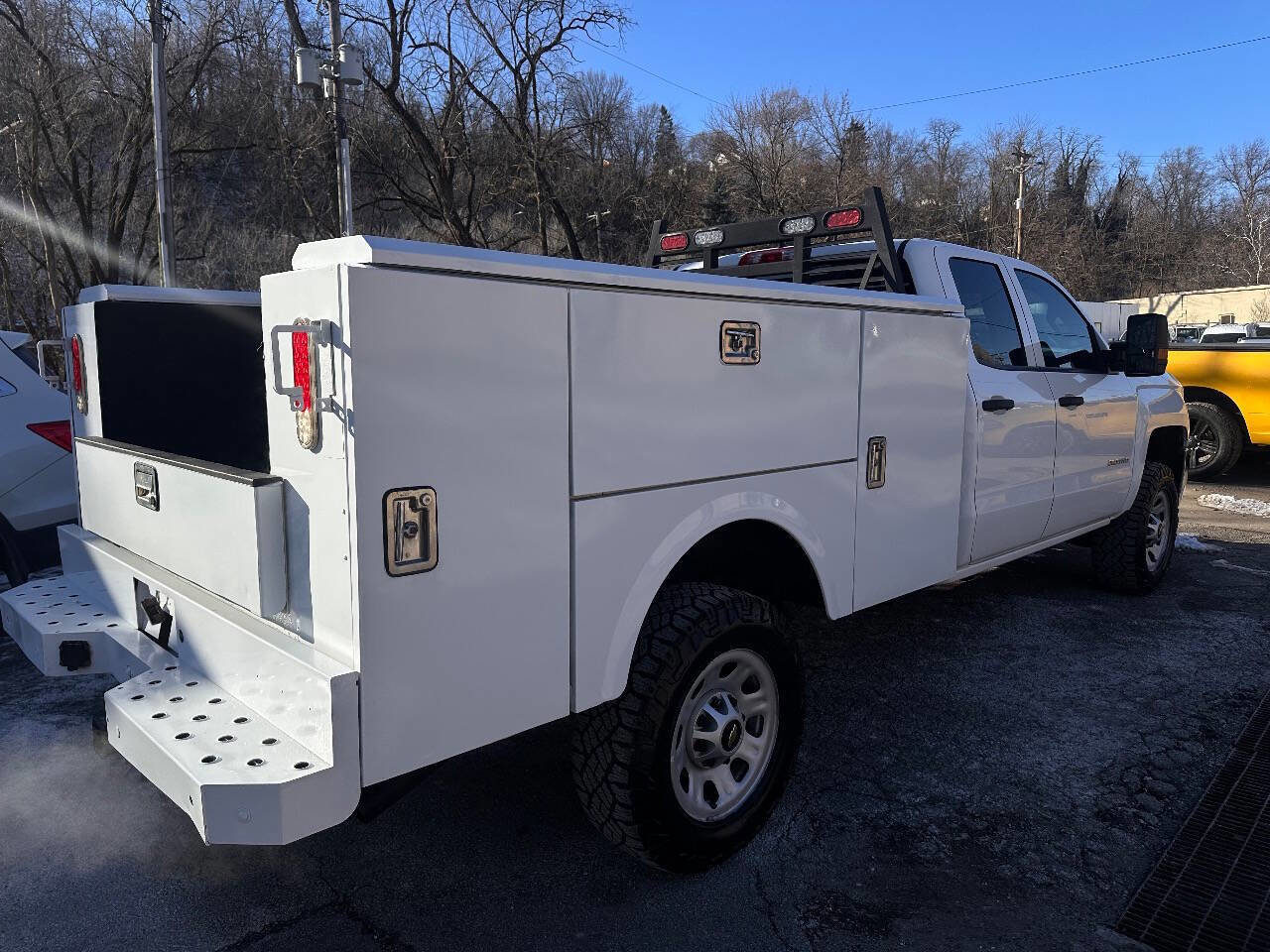 Used 2018 Chevrolet Silverado 2500 W/T w/ Snow Plow Prep Package image 9