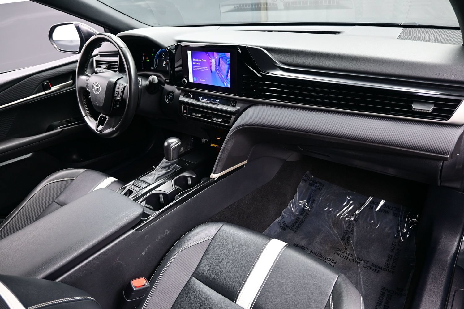 Used 2025 Toyota Camry SE FWD image 15