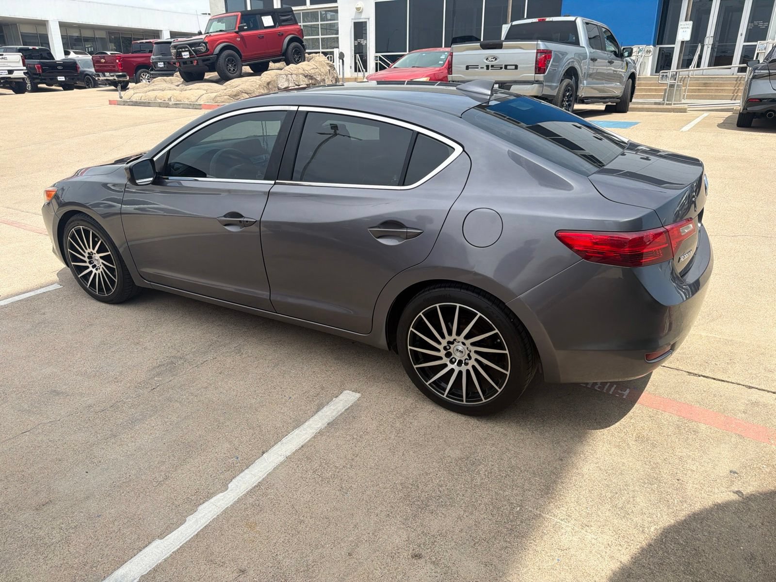 Used 2015 Acura ILX FWD image 2