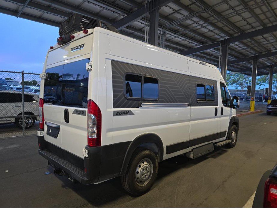 Used 2022 RAM ProMaster 2500 w/ Premium R/V Group FWD image 4