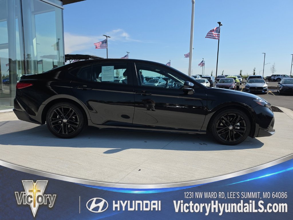 Used 2025 Toyota Camry SE FWD image 6