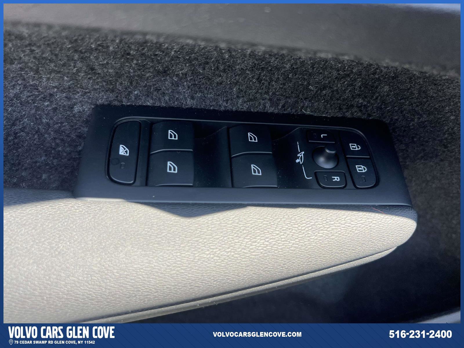 Certified 2023 Volvo XC40 B5 Plus w/ Climate Package AWD/4WD image 17