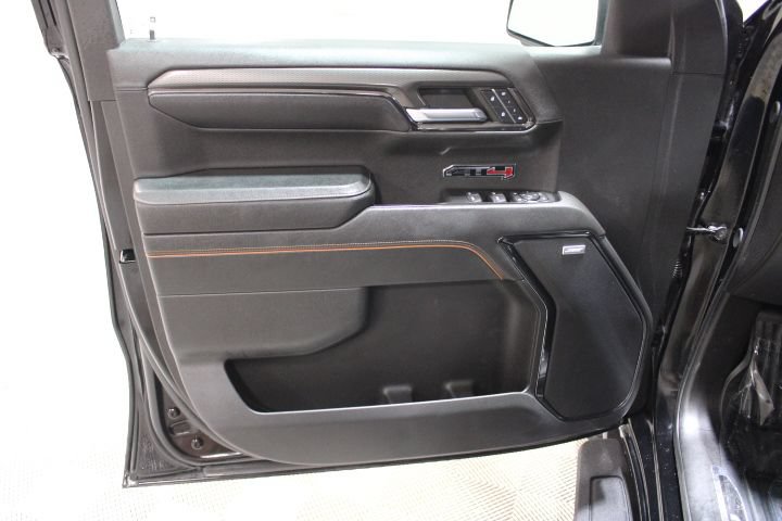 Used 2024 GMC Sierra 1500 AT4 w/ Technology Package AWD/4WD image 17