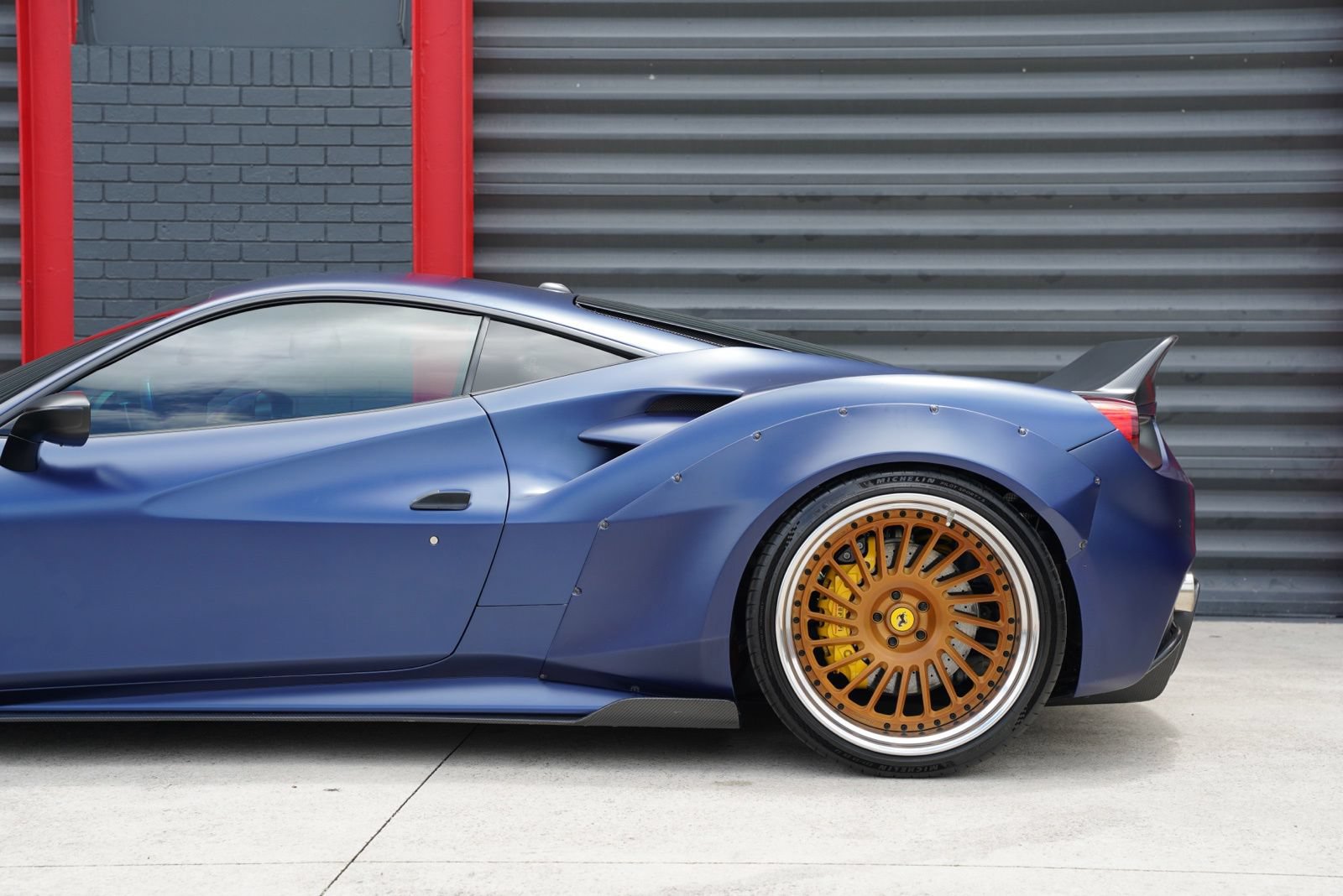 Used 2017 Ferrari 488 GTB RWD image 5