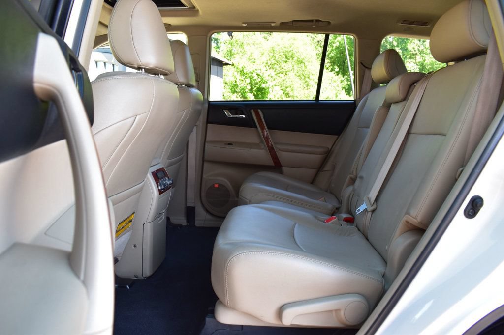 Used 2013 Toyota Highlander Limited AWD/4WD image 20