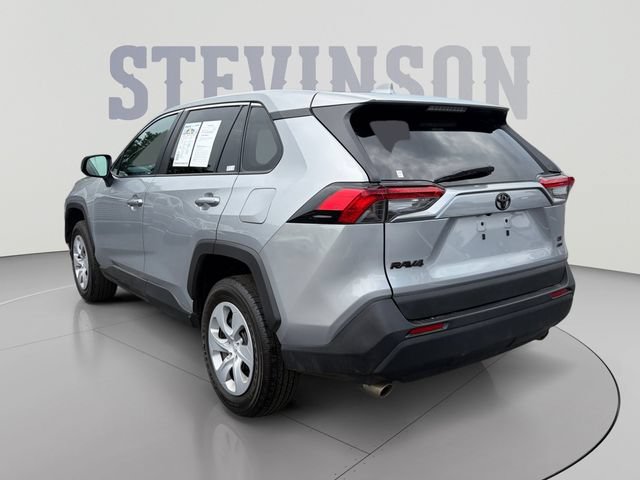 Used 2025 Toyota RAV4 LE AWD/4WD image 3