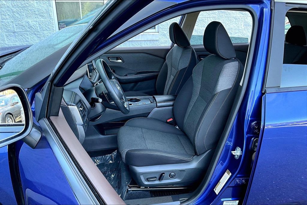 Certified 2023 Nissan Rogue SV image 18