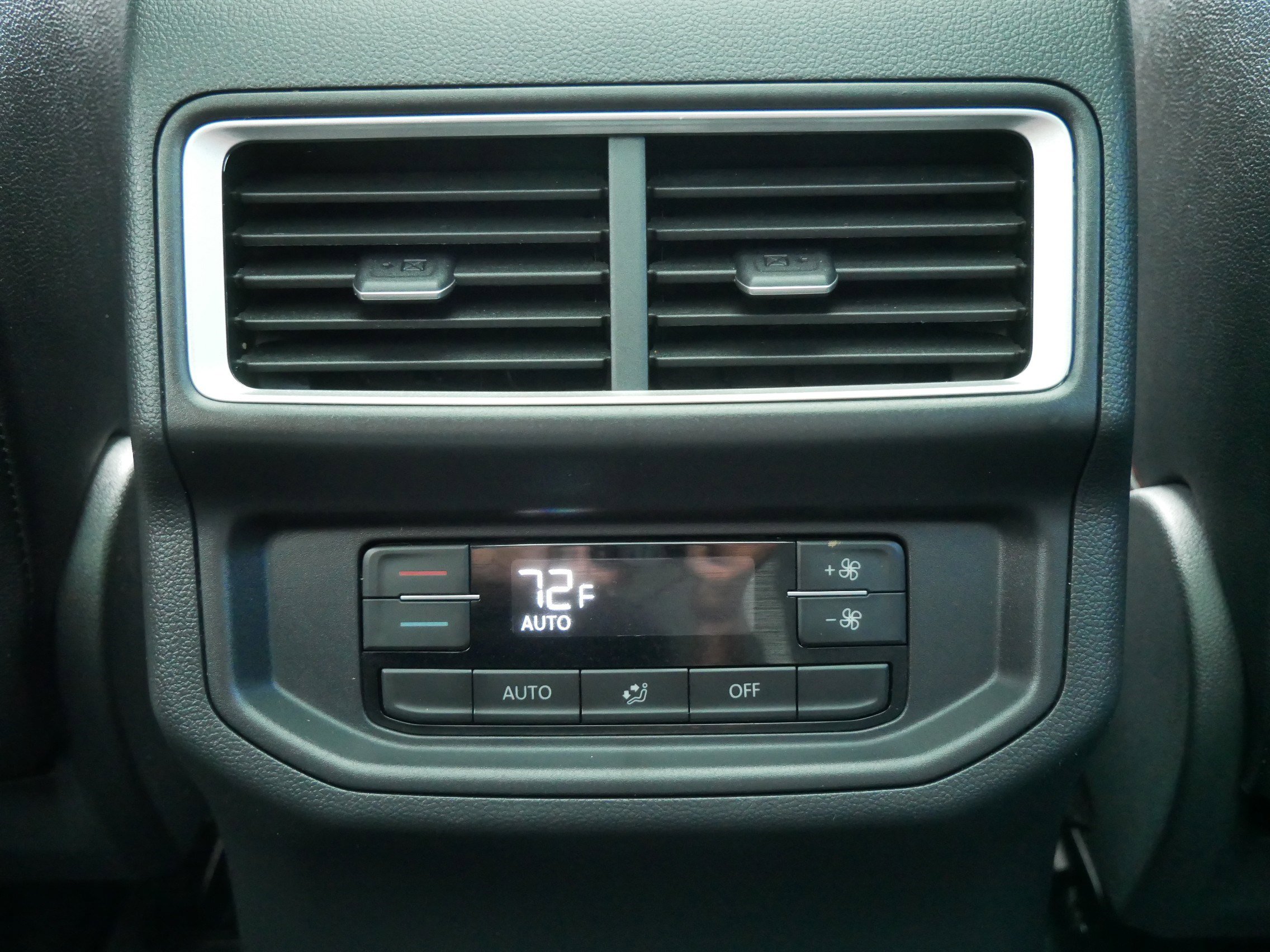 Certified 2025 Volkswagen Atlas Peak Edition SE image 20