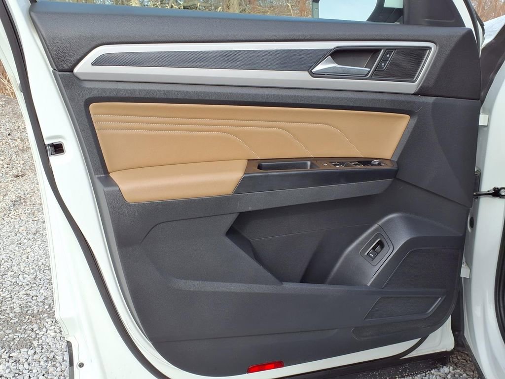 Used 2021 Volkswagen Atlas Cross Sport SEL image 22