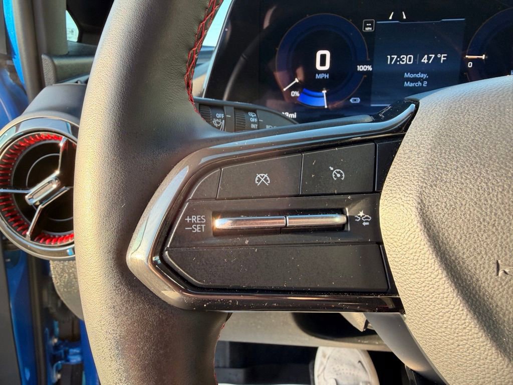 Used 2025 Chevrolet Equinox EV RS image 17