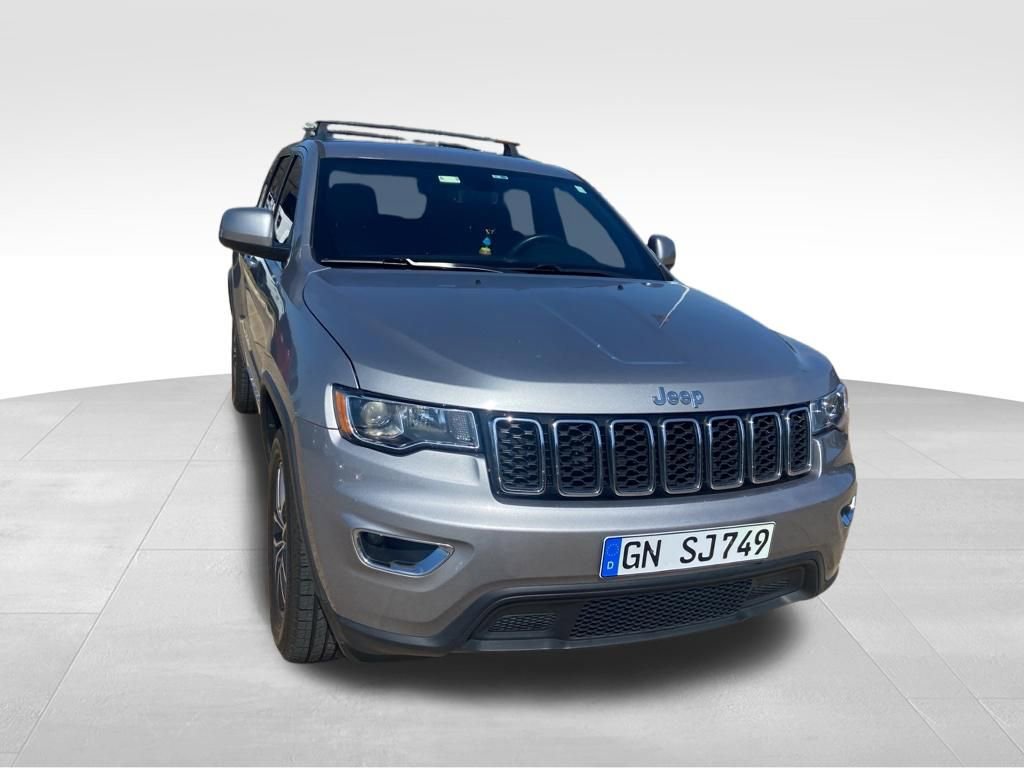 Used 2019 Jeep Grand Cherokee Laredo w/ Security & Convenience Group image 4