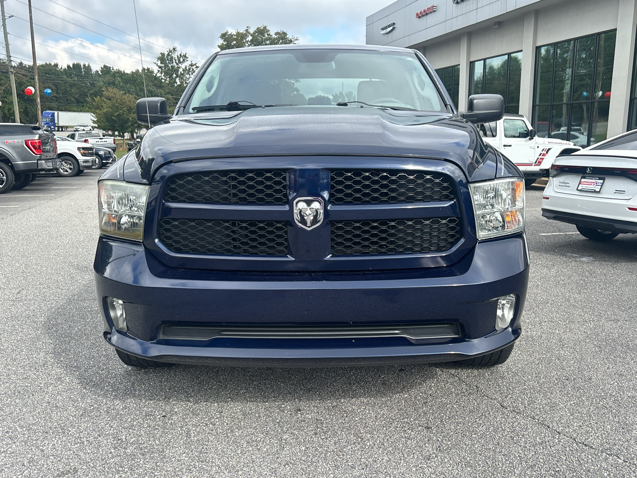 Used 2013 RAM 1500 Express RWD image 2