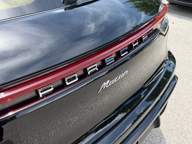 Used 2025 Porsche Macan Turbo AWD/4WD image 14