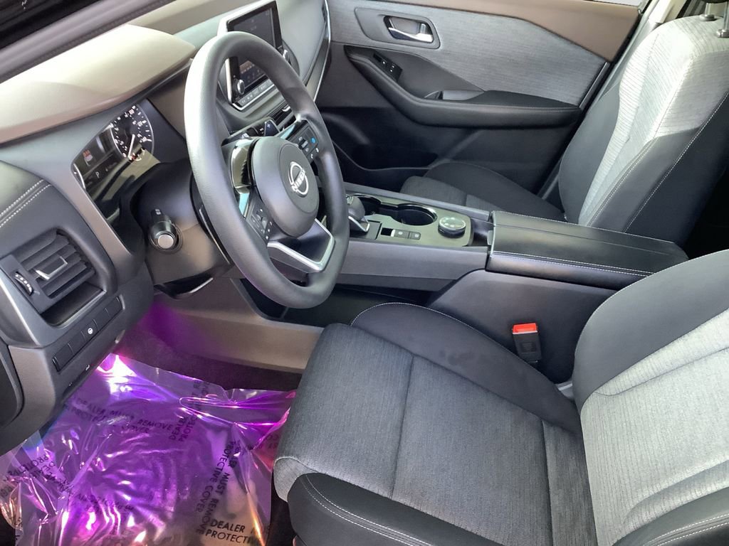 Used 2023 Nissan Rogue SV image 24