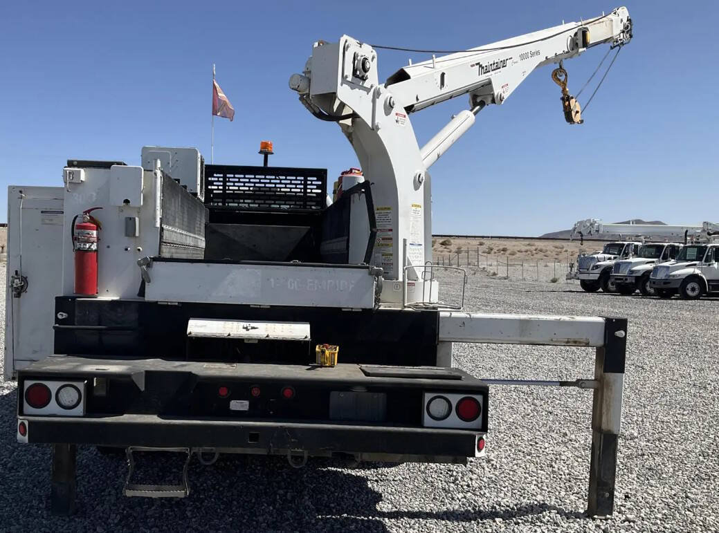 Used 2017 Ford F750 2WD Regular Cab Super Duty image 13