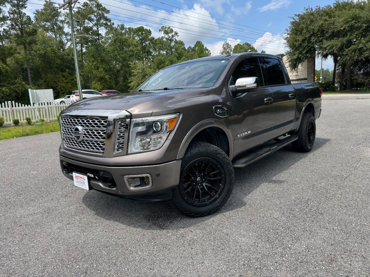 Used 2017 Nissan Titan Platinum Reserve AWD/4WD image 28