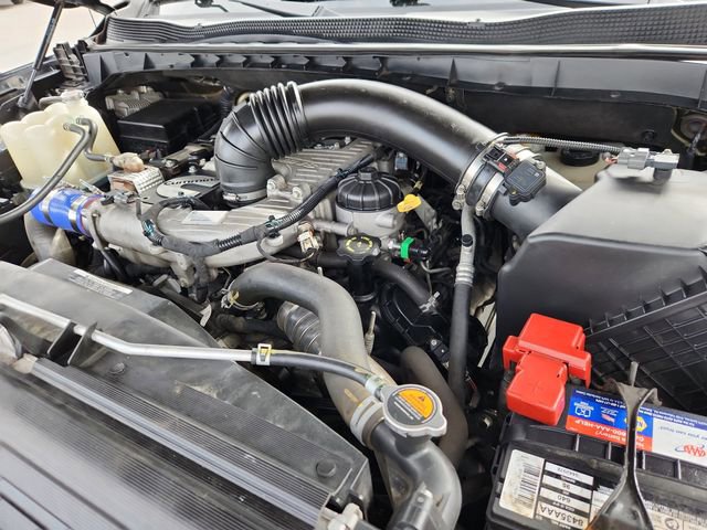 Used 2018 Nissan Titan SV w/ SV Convenience Package image 16