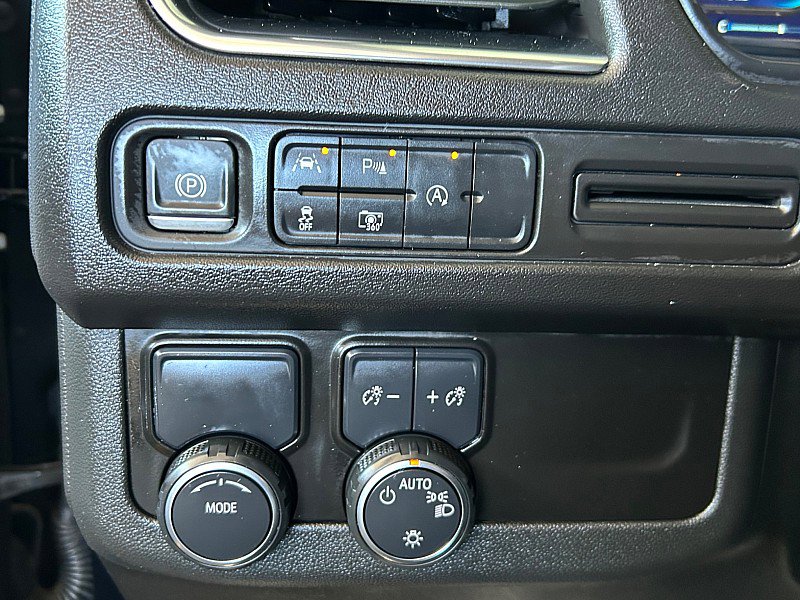 Used 2024 Chevrolet Tahoe LT w/ Luxury Package image 25