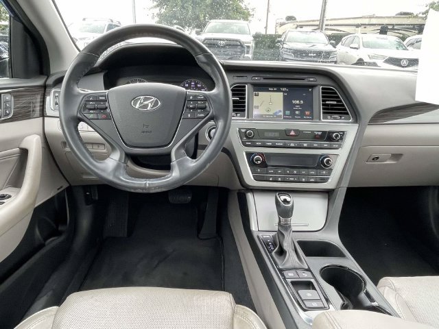Used 2015 Hyundai Sonata Limited w/ Option Group 06 FWD image 11