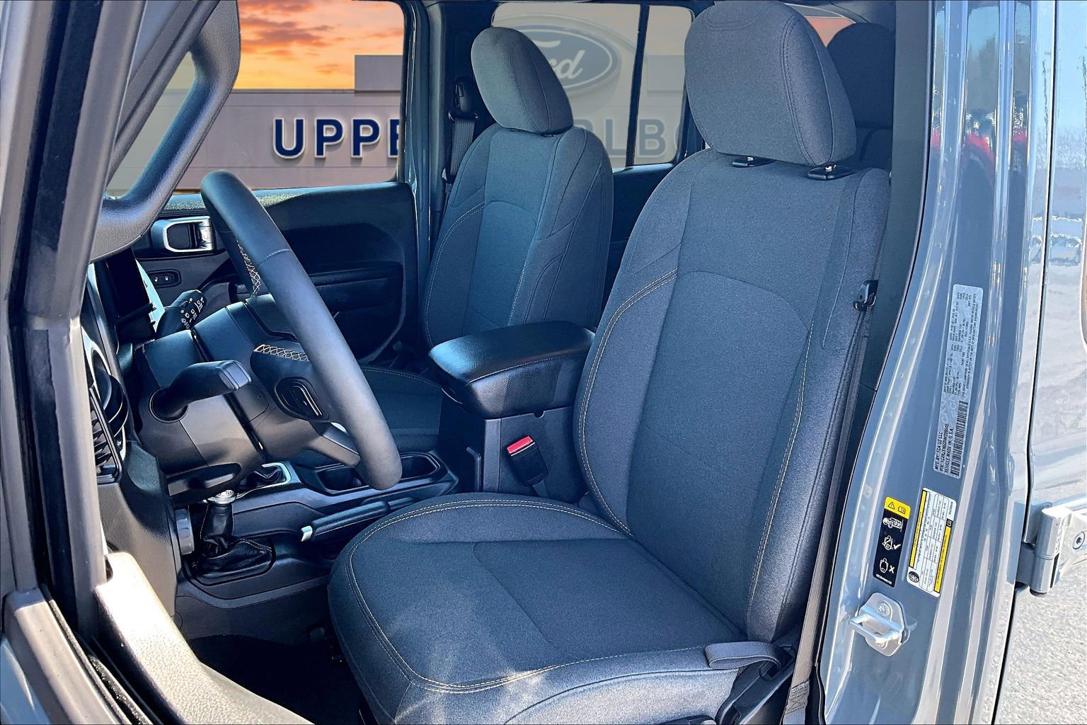 Used 2024 Jeep Wrangler Unlimited AWD/4WD image 25