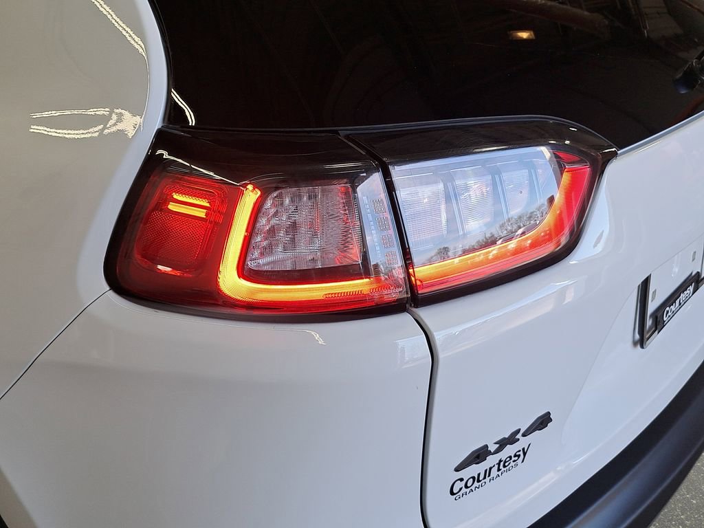 Certified 2022 Jeep Cherokee Trailhawk w/ Comfort/Convenience Group AWD/4WD image 35