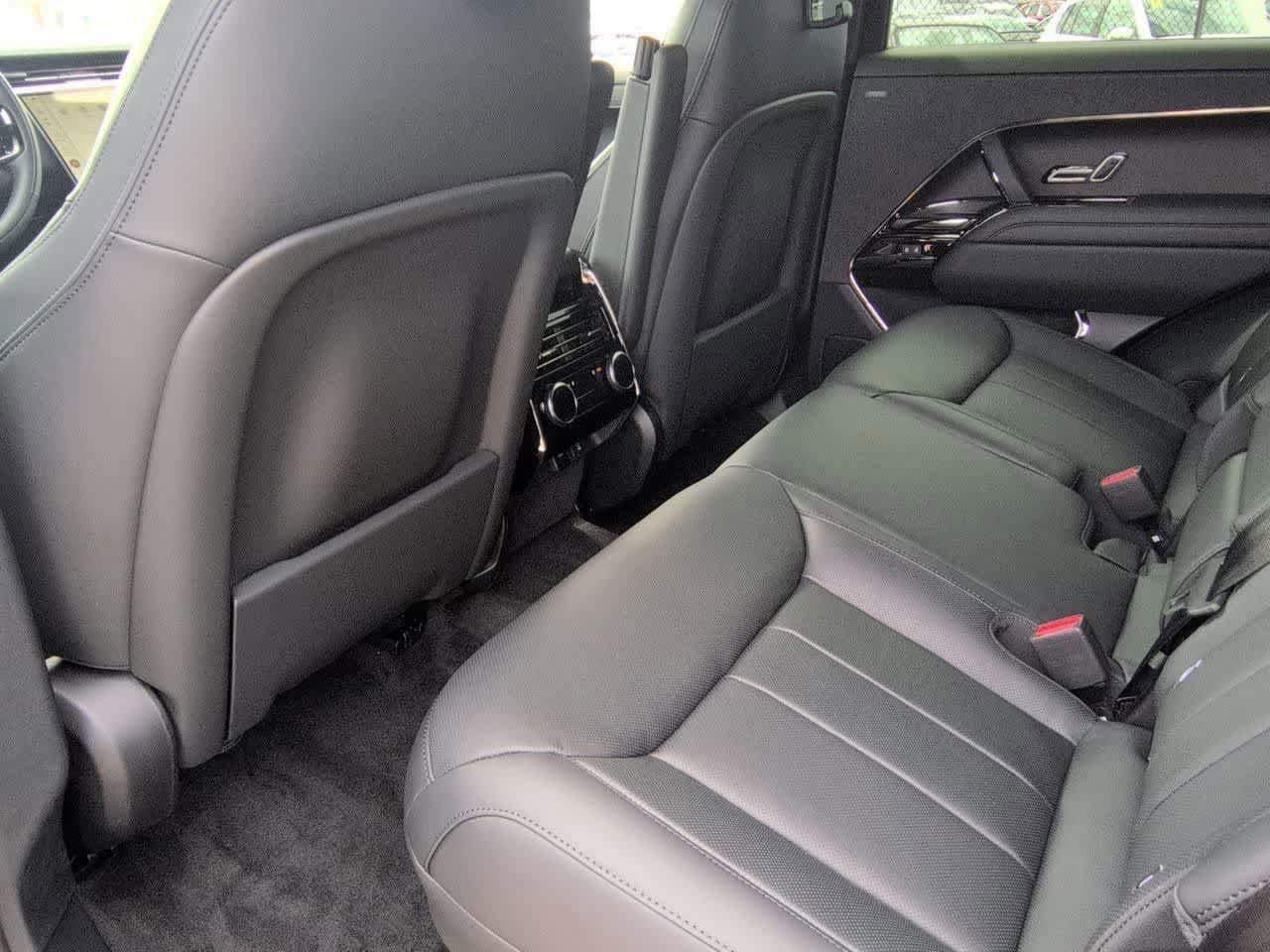 New 2026 Land Rover Range Rover Sport Dynamic SE AWD/4WD image 18