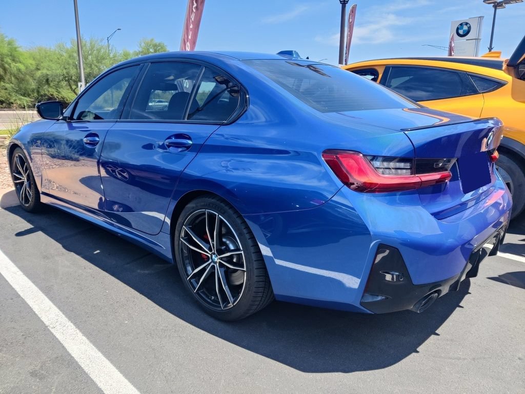 Used 2023 BMW 330i Sedan w/ M Sport Package RWD image 4