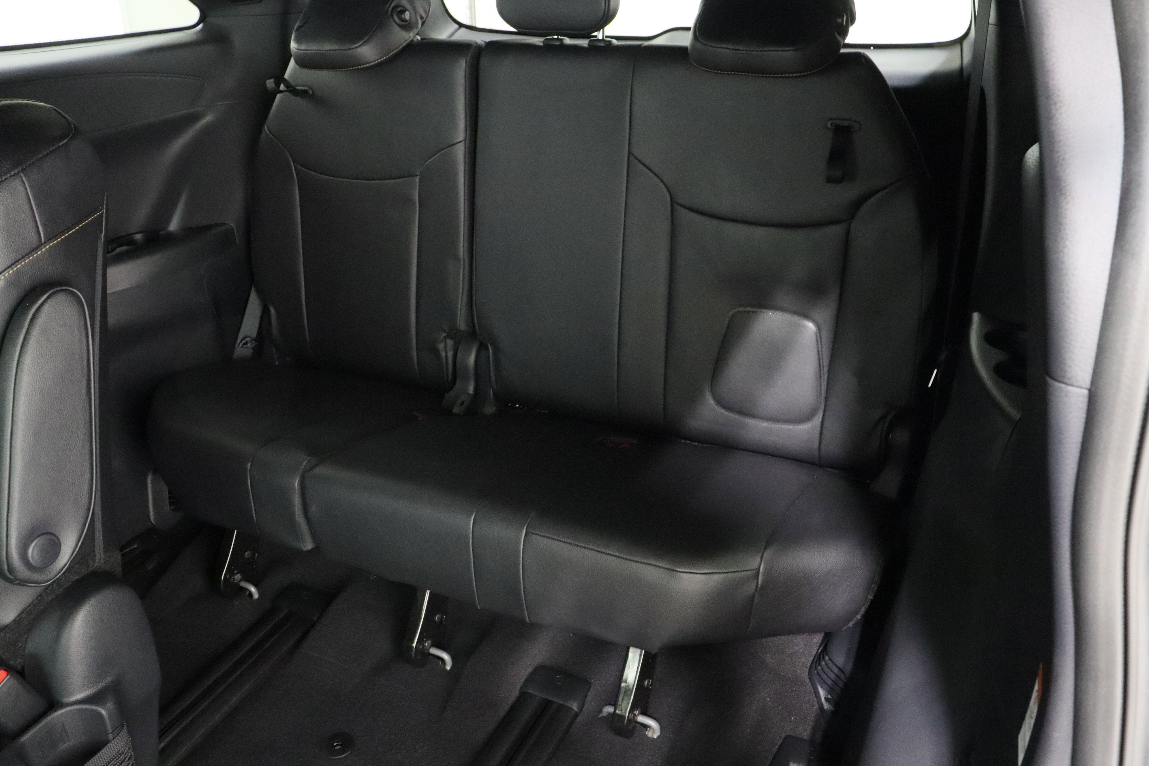 Used 2025 Toyota Sienna XLE Woodland Edition image 35