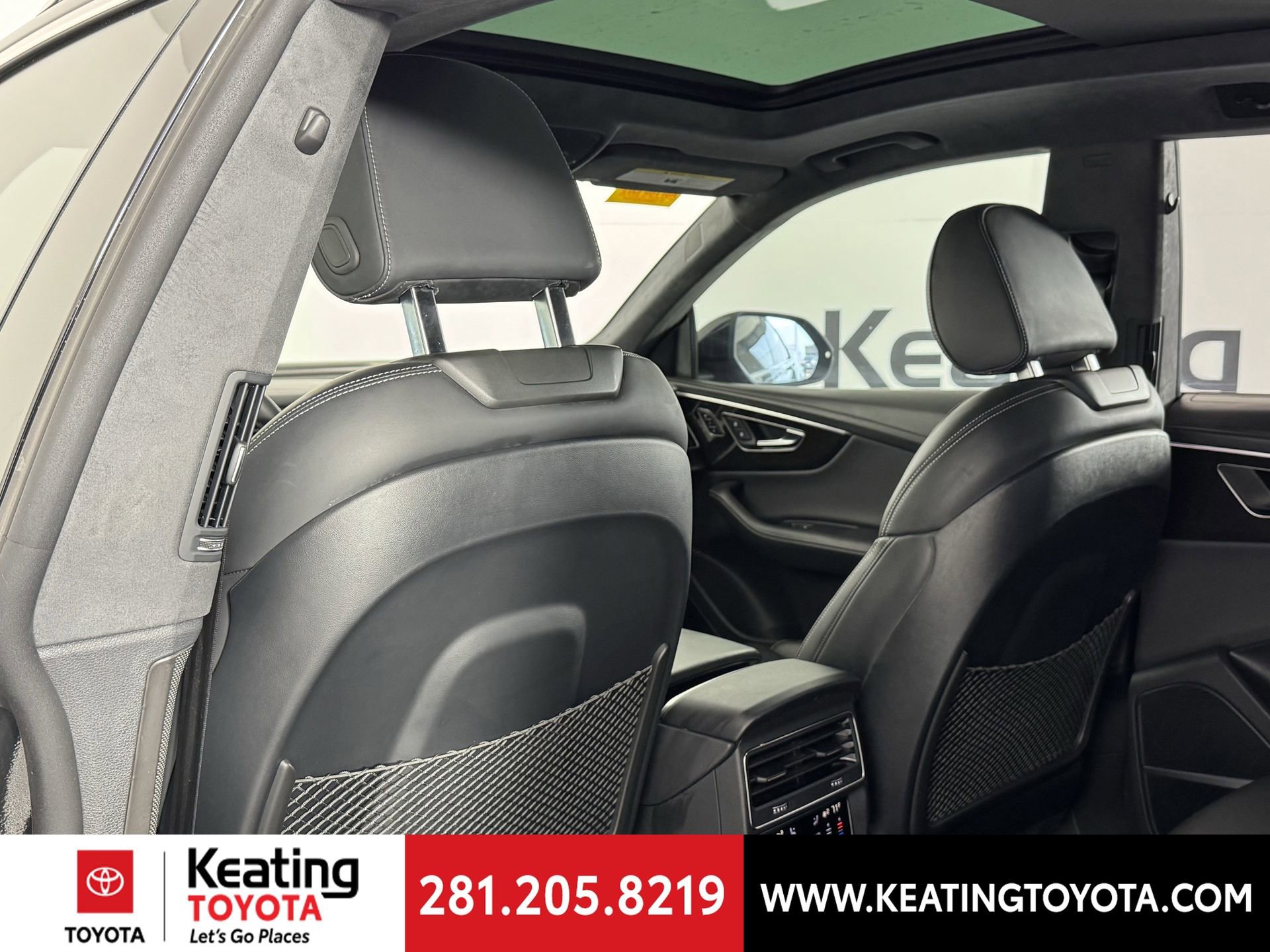 Used 2024 Audi Q8 Prestige w/ Prestige Package image 16