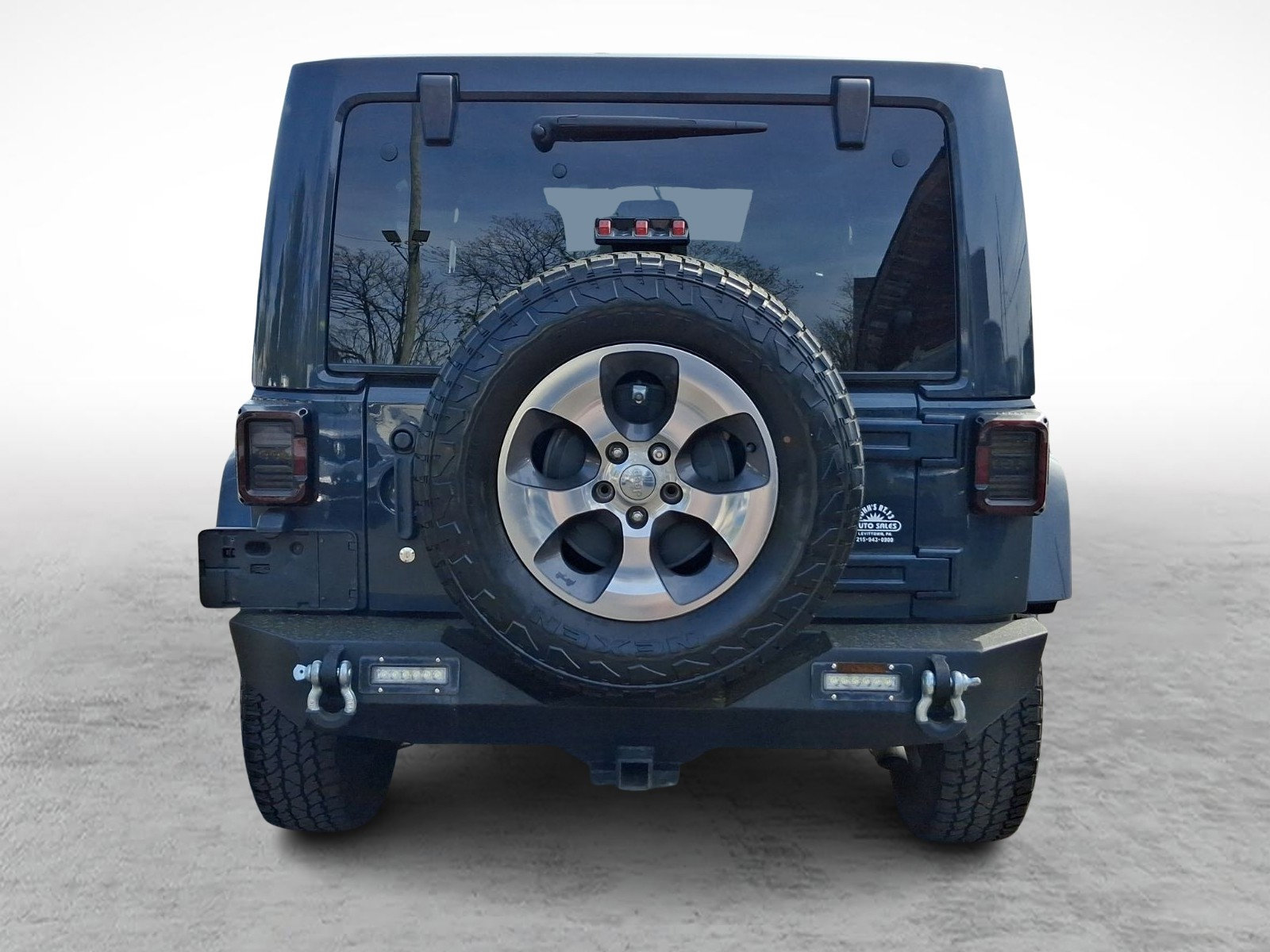Used 2017 Jeep Wrangler Unlimited Sahara w/ Connectivity Group AWD/4WD image 5