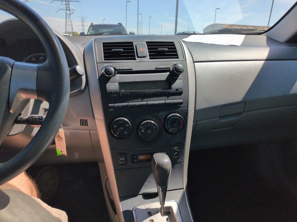Used 2010 Toyota Corolla LE FWD image 18