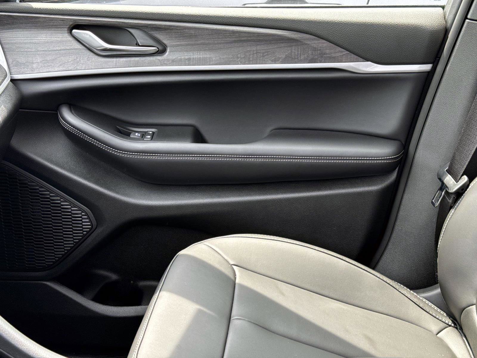 New 2025 Jeep Grand Cherokee Limited image 19