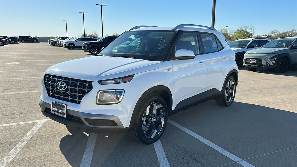 Used 2025 Hyundai Venue SEL image 9